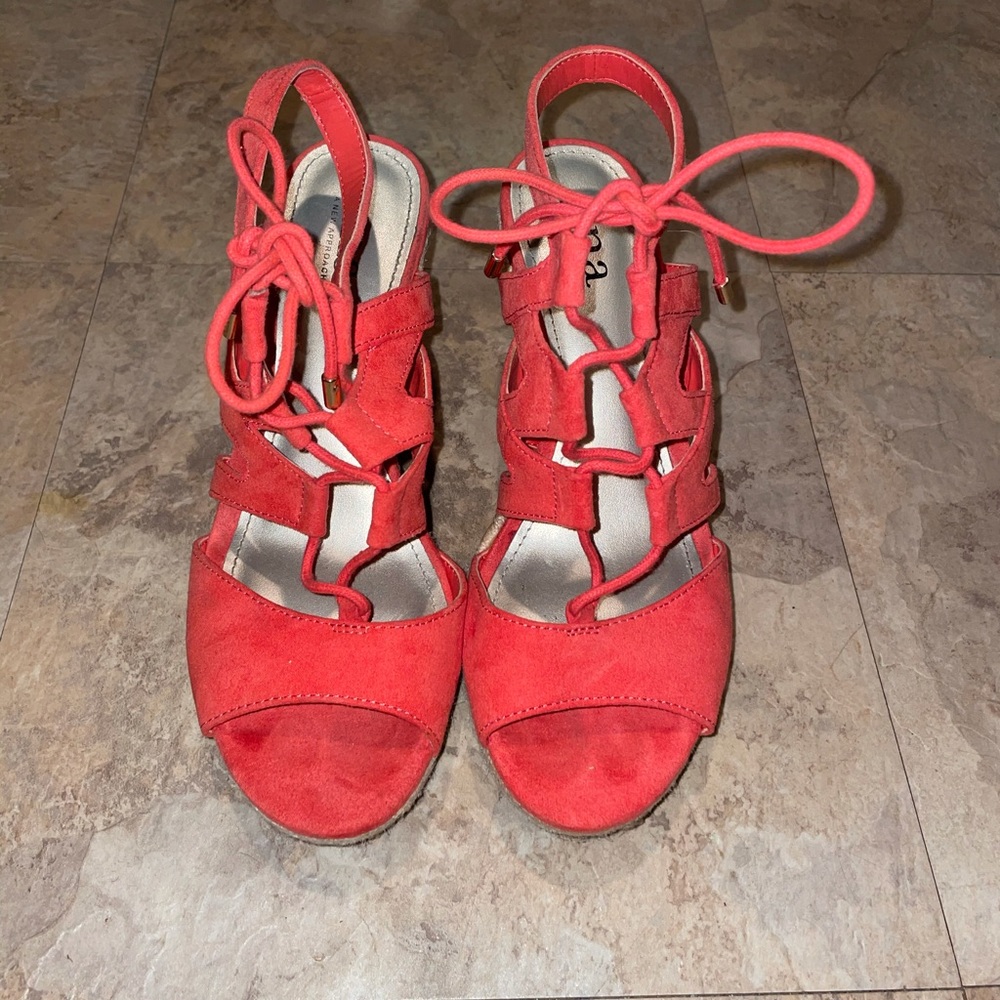 Pinkish-red wedges.